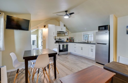 Avalon Cottage | Avalon Cottage < Half-Mi to Beaches & Crescent Ave