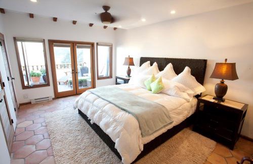 Avalon Villa | Avalon Escape W Pool, Gym & Hot Tub