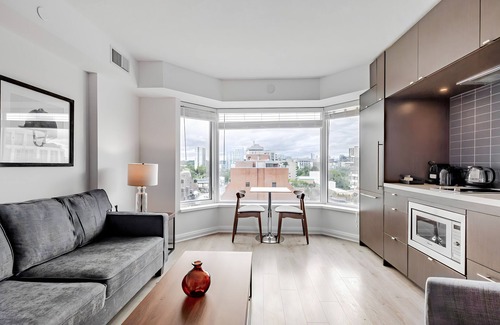 Bloor-Yorkville Apartment | Avalon Suites Yorkville