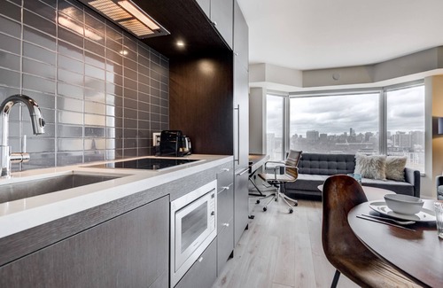 Bloor-Yorkville Apartment | Avalon Suites Yorkville