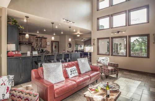 Ruidoso House | Avalon