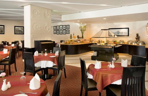 Al Muraqqabat Hotel | Avenue Hotel Dubai