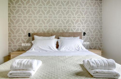 Plaka Apartment | Avgi - Premium Acropolis view - family bedroom