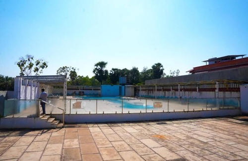 Bommayapalayam Apartment | AVM Paalm Meadows Resort Family Room