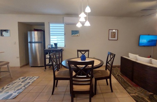 Rio Grande Apartment | Avocado Grove recently renovated two bedroom apt