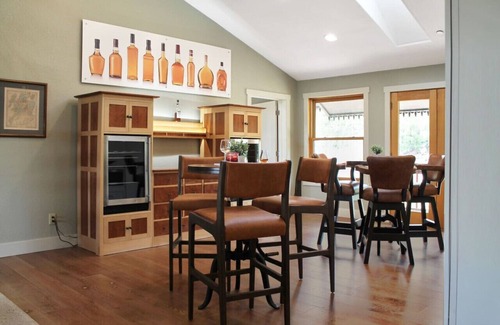 Como House | Awe-Inspiring Mtn Lodge w/hot tub for large groups