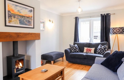 Aberaeron House | AWEL AERON, family friendly, character holiday cottage in Aberaeron