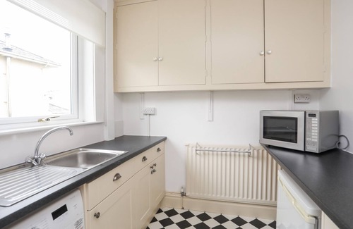 Criccieth House | AWELFRYN, pet friendly, character holiday cottage in Criccieth