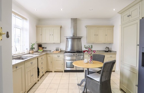 Criccieth House | AWELFRYN, pet friendly, character holiday cottage in Criccieth