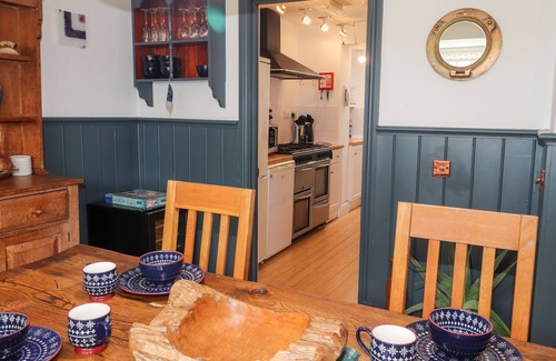 Newport House | AWEN INGLI, pet friendly, with a garden in Newport, Pembrokeshire