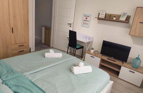 Debrecen Apartment | AwesHome City Apartment - 3 Bedrooms and Free parking