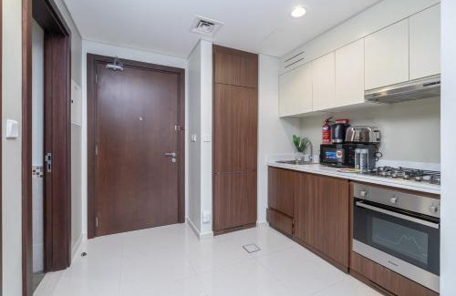 Downtown Dubai Apartment | Awesome 1-Bedroom Apartment for 4 with Burj Views at Vera Tower in Business Bay