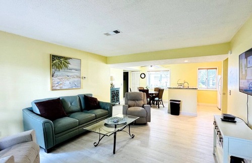 Little River Apartment | Awesome 1st floor, 2BR apartment at Bay Tree