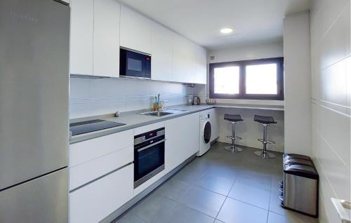 Cruz de Humilladero Apartment | Awesome Apartment In Málaga With Wifi