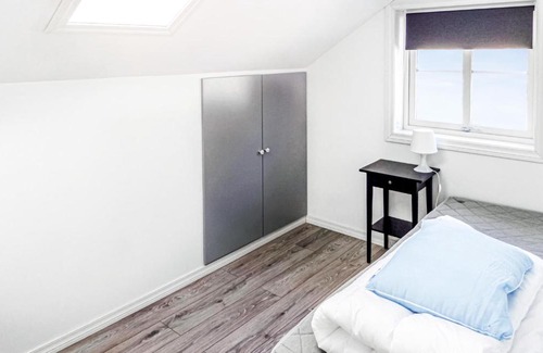 Strandebarm Apartment | Awesome apartment in Strandebarm with 5 Bedrooms and WiFi