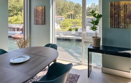 Arendal Apartment | Awesome Apartment In Staubø With Wifi
