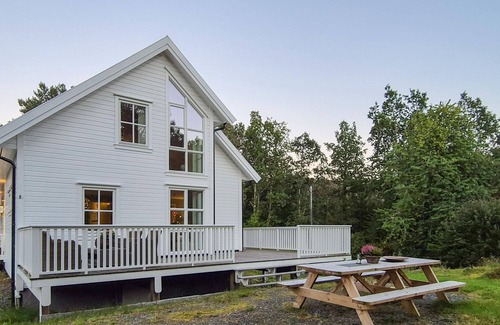 Tysnes Apartment | Awesome apartment in Uggdal with WiFi