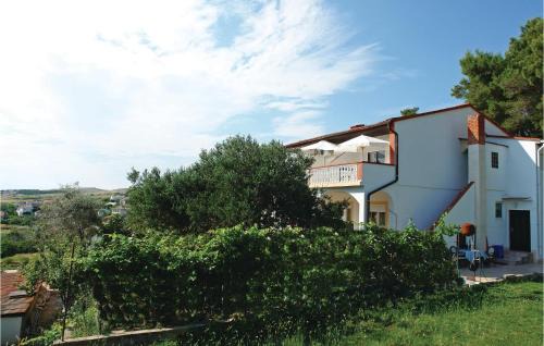 Vlasici Apartment | Awesome Apartment In Vlasici With Wifi