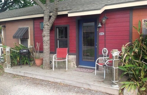 Bacliff Cottage | Awesome getaway on the Bay! 265' pier; pool, spa, tons of amenities, great views