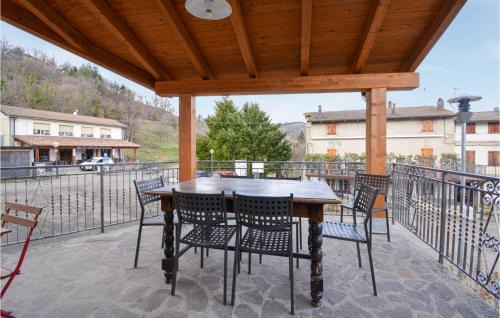 Burzanella House | Awesome Home In Burzanella With Kitchen