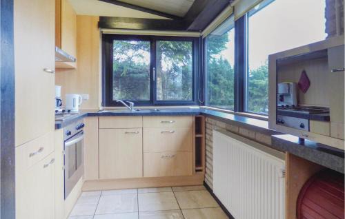 Ferienhausgebiet Hillenseifen House | Awesome Home In Gerolstein With Wifi