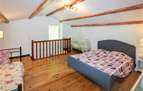 Goult House | Awesome Home In Goult