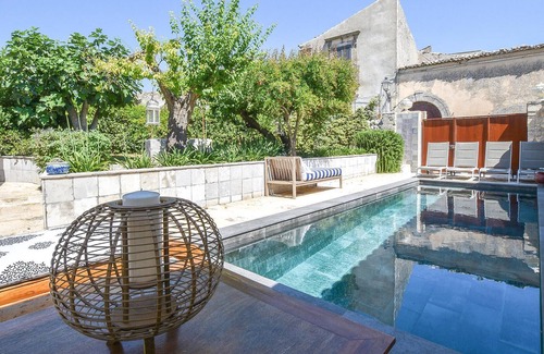 Palazzolo Acreide Historic Centre House | Awesome Home in Palazzolo Acreide With 4 Bedrooms, Wifi and Outdoor Swimming Pool