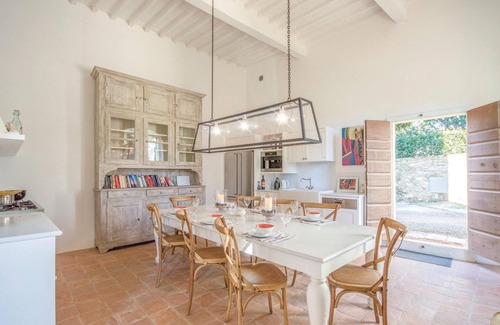 Lari House | Awesome home in Lari -PI-