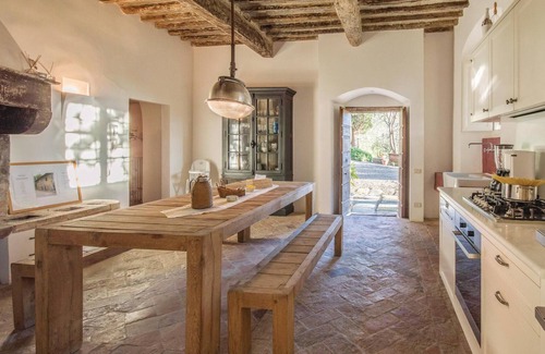 Lari House | Awesome home in Lari -PI-