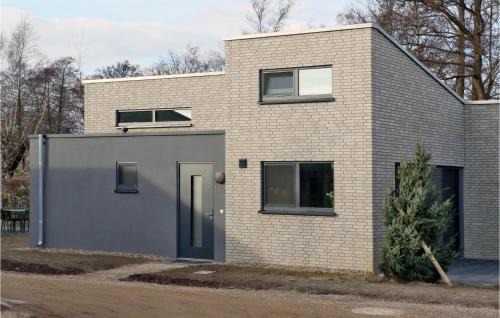 Lembruch House | Awesome Home In Lembruchdümmer See