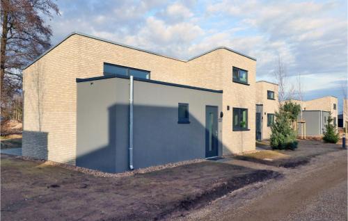 Lembruch House | Awesome Home In Lembruchdümmer See