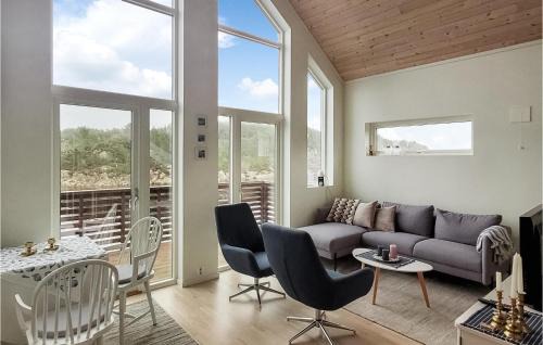 Bomlo House | Awesome Home In Urangsvåg With Wifi