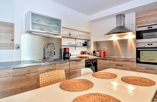 Violes House | Awesome home in Violès with WiFi
