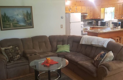 Long Pond Ski Chalet | Awesome HotTub,Pool,Firepit,Jacuzzi,Ev Charger