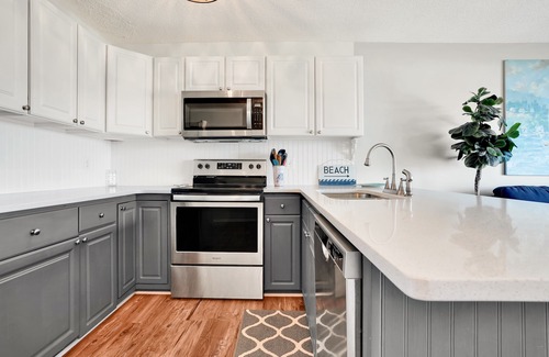 North Carolina Coast Condo | Awesome Location! A Ocean Front Condo Awaits your arrival!