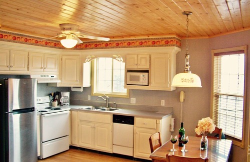 Chalet Village Ski Chalet | Awesome Mountain Views! Close to National Park, Gatlinburg, Hot Tub, Fireplace