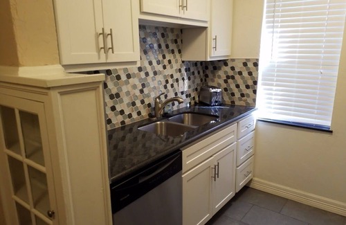 Central Oklahoma City Apartment | Awesome, newly remodeled in the Plaza District