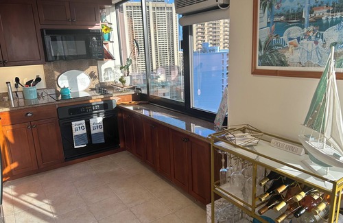 Waikiki Condo | Awesome ocean and harbor Views and luxury living in luxury building in Waikiki