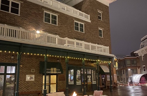 North Park City Condo | Awesome Ski in/Out, K, 2q,Resort Plaza Pool Hotub Sleeps 6