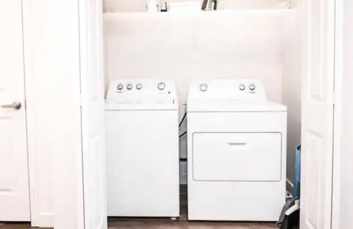 Logan Apartment | Awesome, Stylish Unit in Logan! All to Yourself!