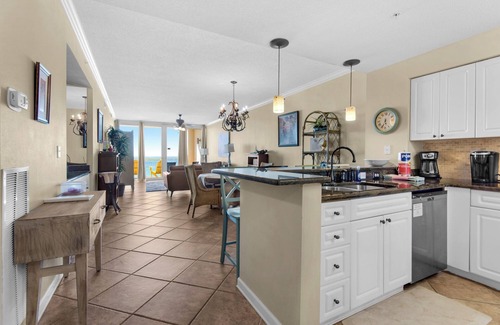 Navarre Beach Condo | Awesome Tranquility | 🌊 Gulf-Front-Seasonal Beach Service-Pool-Hot Tub 🏖️