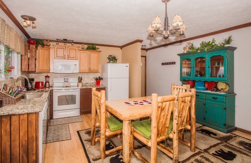 Gatlinburg - Pigeon Forge Cabin | Awesome View: Mtn Views! S/Secluded, Hot Tub, WiFi, Yard, near Attractions!