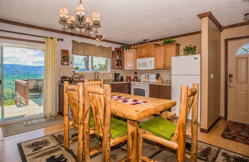 Gatlinburg - Pigeon Forge Cabin | Awesome View: Mtn Views! S/Secluded, Hot Tub, WiFi, Yard, near Attractions!