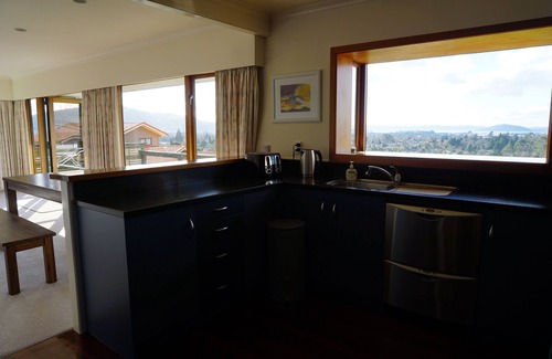 Rotorua House | Aww Sheep-Uninterrupted Panoramic View with Spa