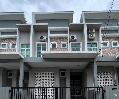 Kampung Seberang Takir House | Ayla`s Home KT Drawbridge