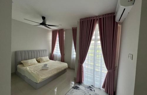 Kampung Seberang Takir House | Ayla`s Home KT Drawbridge