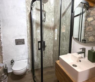 Ayvalik House | Ayvalık Stone Retreat in Küçükköy