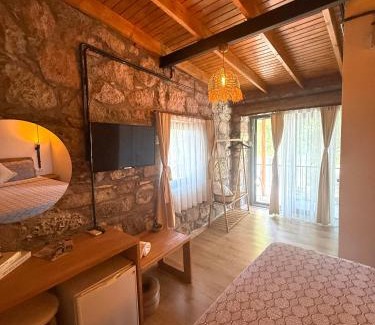 Ayvalik House | Ayvalık Stone Retreat in Küçükköy