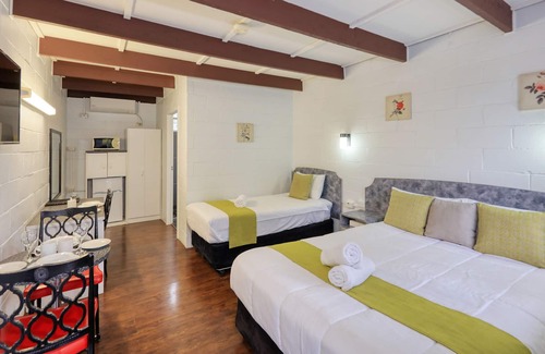 Coonabarabran Hotel | Azalea Motel