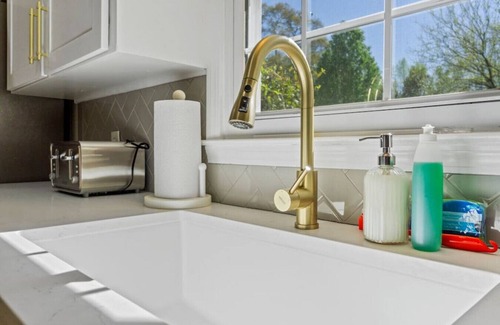 Greenville - Spartanburg House | Azalea Place- Family Friendly, 15min to DT w/ Pool